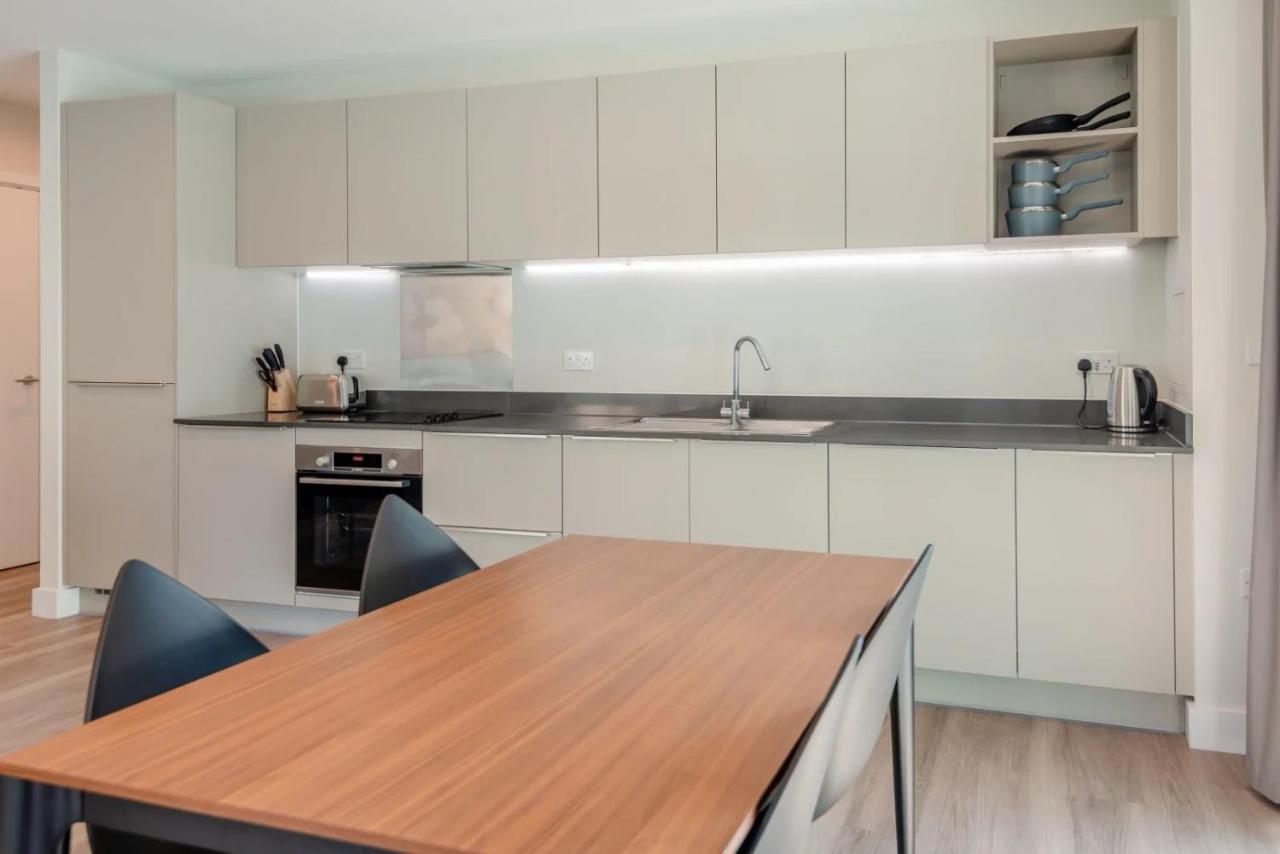 Modern Apartments In Brentford 2 Minutes Walk From Kew Bridge Екстер'єр фото