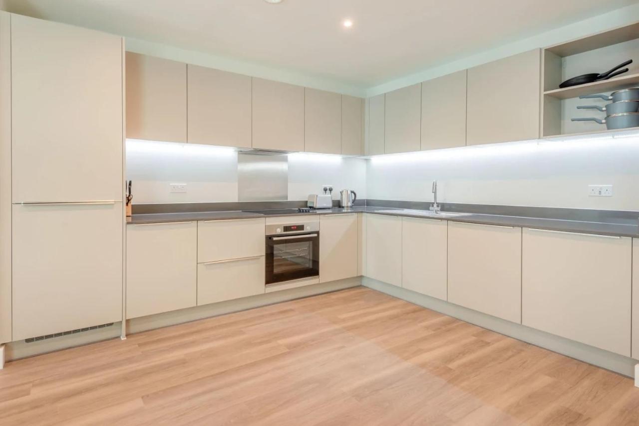 Modern Apartments In Brentford 2 Minutes Walk From Kew Bridge Екстер'єр фото